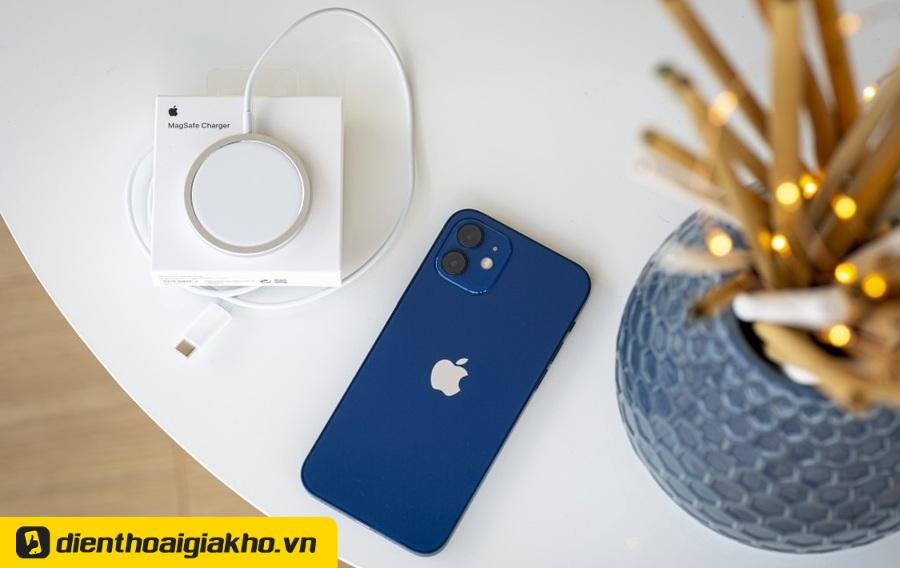 12 iphone 64