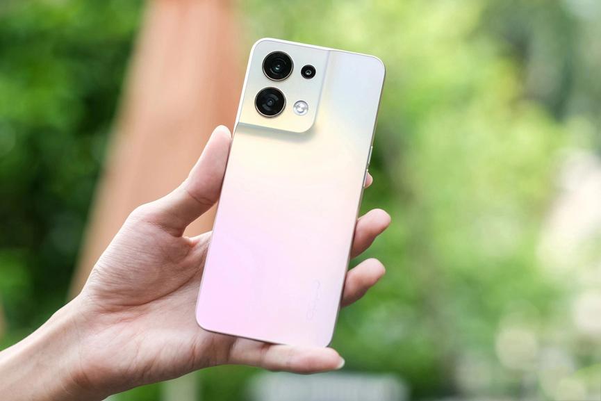 Camera chuy&ecirc;n gia chụp ch&acirc;n dung