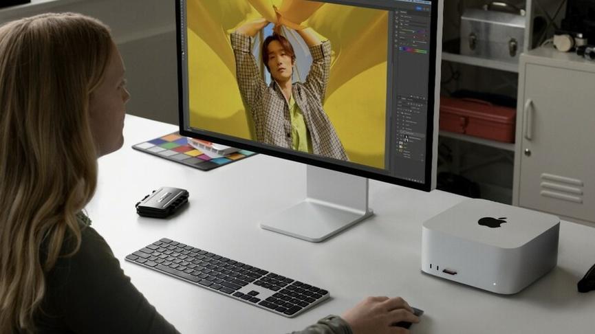 Mac Studio M2 Max gh&eacute;p đ&ocirc;i ho&agrave;n hảo với m&agrave;n h&igrave;nh Studio Display