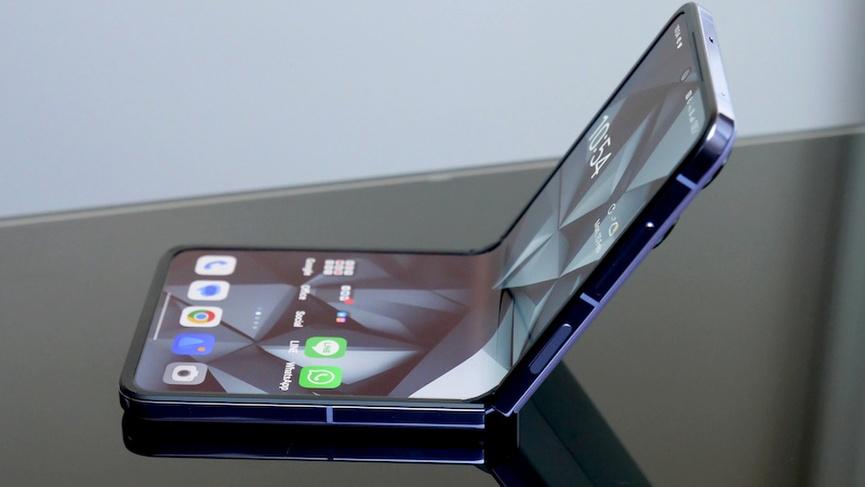 Oppo Find N2 Flip 5G gập kh&ocirc;ng nếp gấp