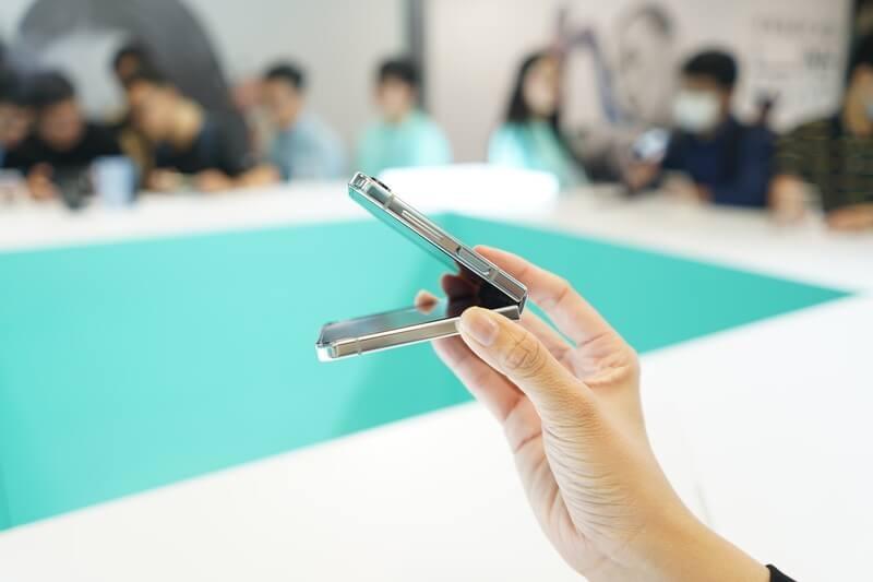 thiết kế Samsung Galaxy Z Flip 5