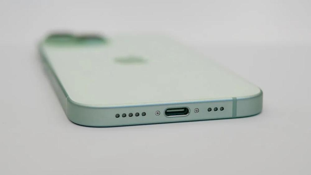cổng sạc usb-c tr&ecirc;n iphone 15