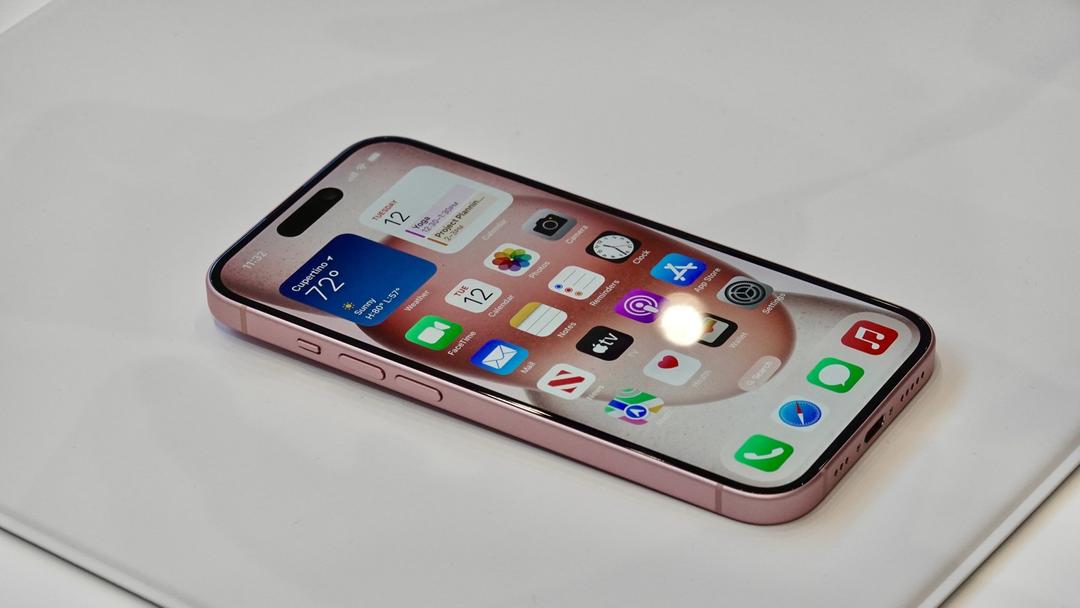 iphone 15 m&agrave;u hồng
