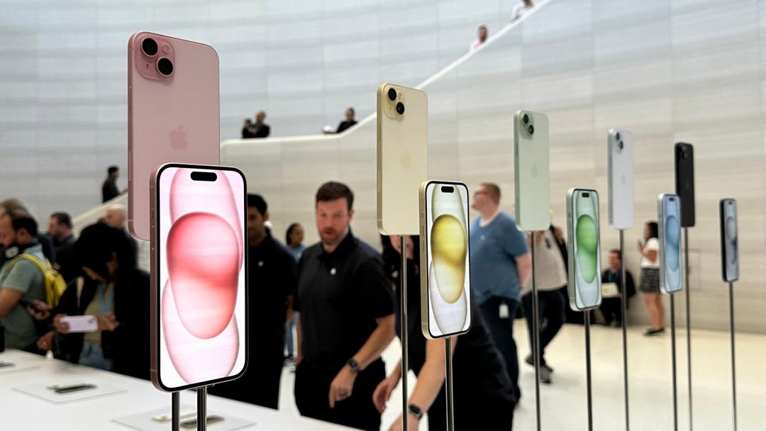 c&aacute;c m&agrave;u iphone 15 plus likenew