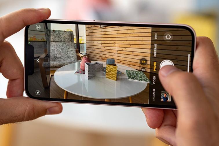 chụp ảnh tr&ecirc;n iphone 13 cũ