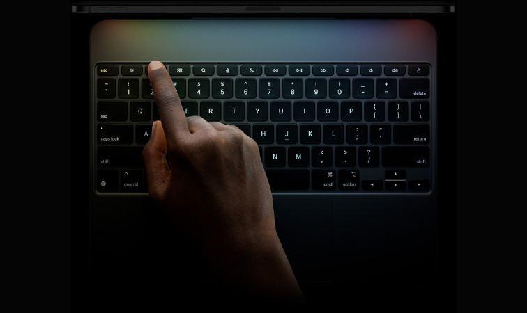 magic keyboard tr&ecirc;n ipad pro m4
