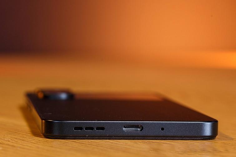cổng kết nối tr&ecirc;n Xiaomi poco c65