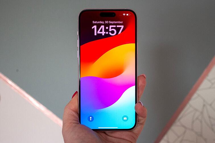 m&agrave;n h&igrave;nh iphone 15 plus cũ