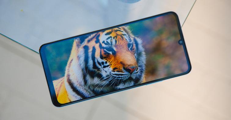 m&agrave;n h&igrave;nh realme c60