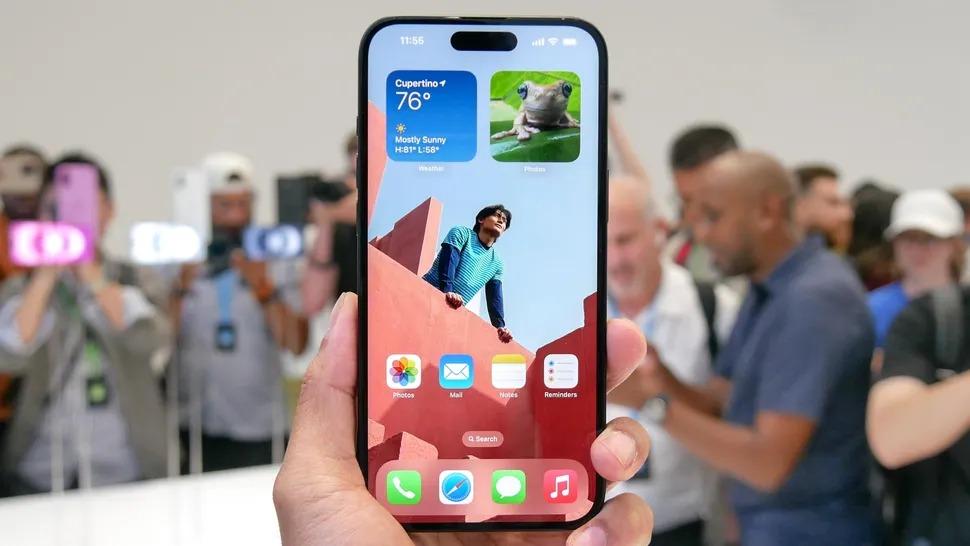 M&agrave;n h&igrave;nh 6,1 inch Super Retina XDR