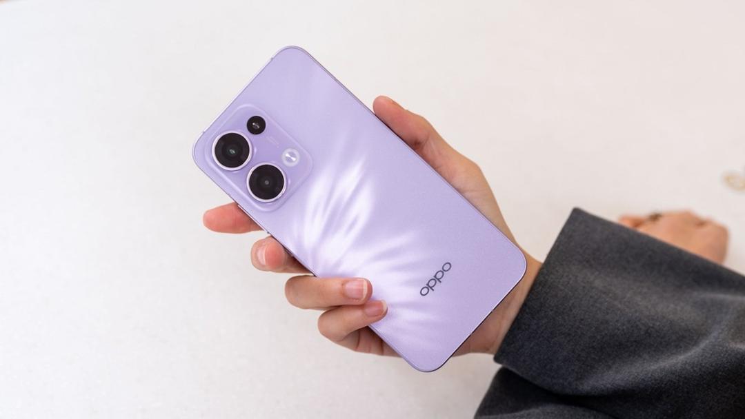 Thiết kế mỏng nhẹ, in h&igrave;nh c&aacute;nh bướm