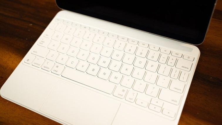 magic keyboard ipad air m3