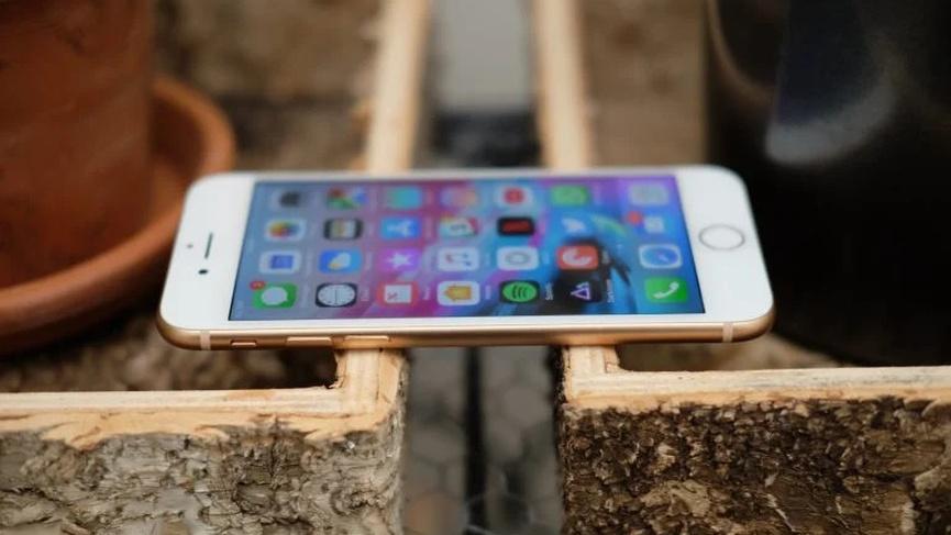 có nên mua iPhone 8 cũ