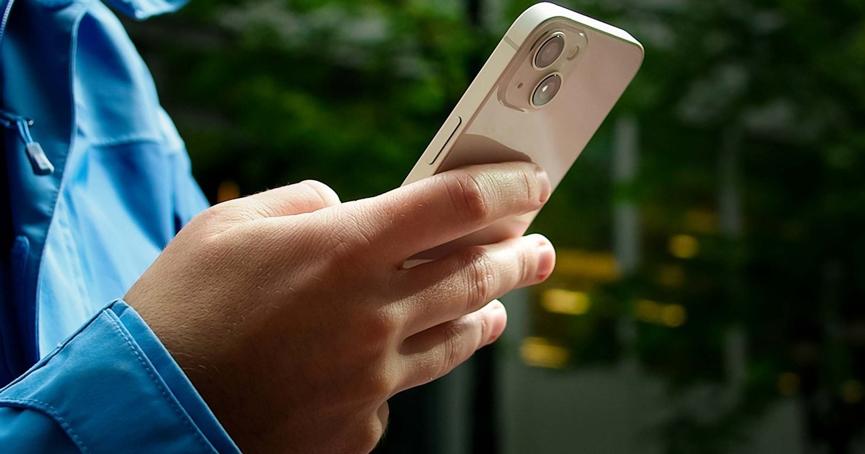 iphone 13 thiết kế vuông vắn