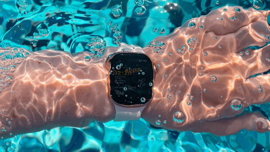 khả năng chống nước Apple Watch 8