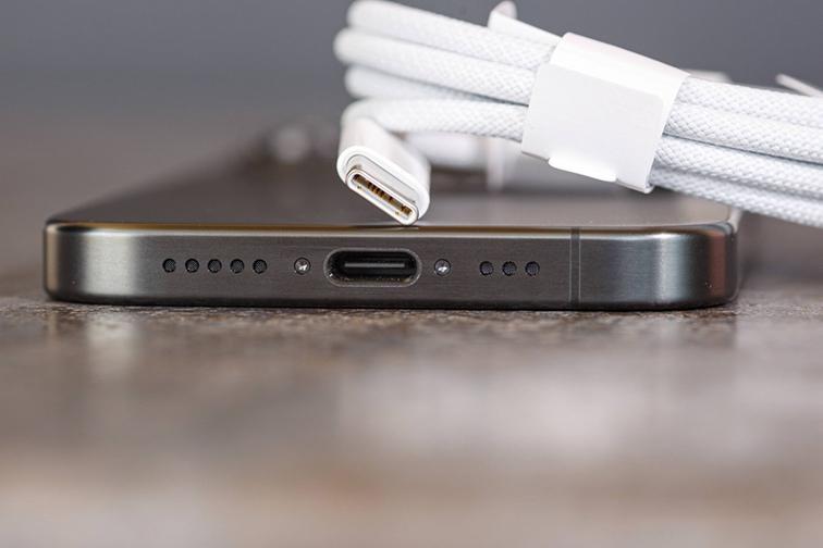 cổng kết nối của iphone 15 pro