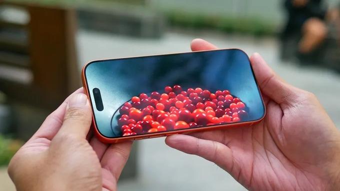 Màn hình OLED Pro 6.3 inch mượt